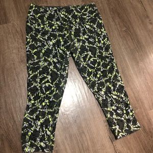 Women’s Nike neon camo crop pants